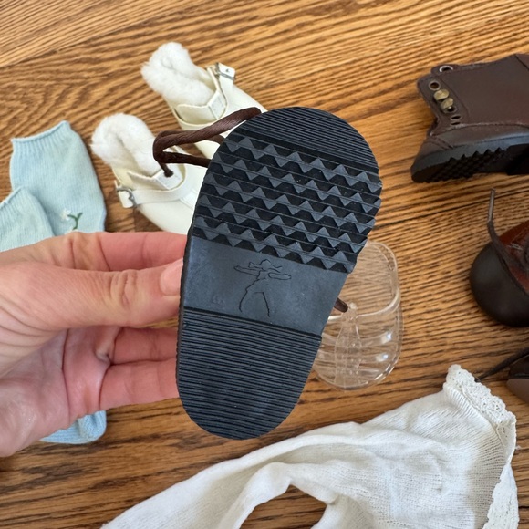 Vintage American girl doll socks and shoes - Picture 3 of 4